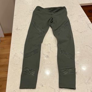 Alo leggings. Olive green. Never worn.